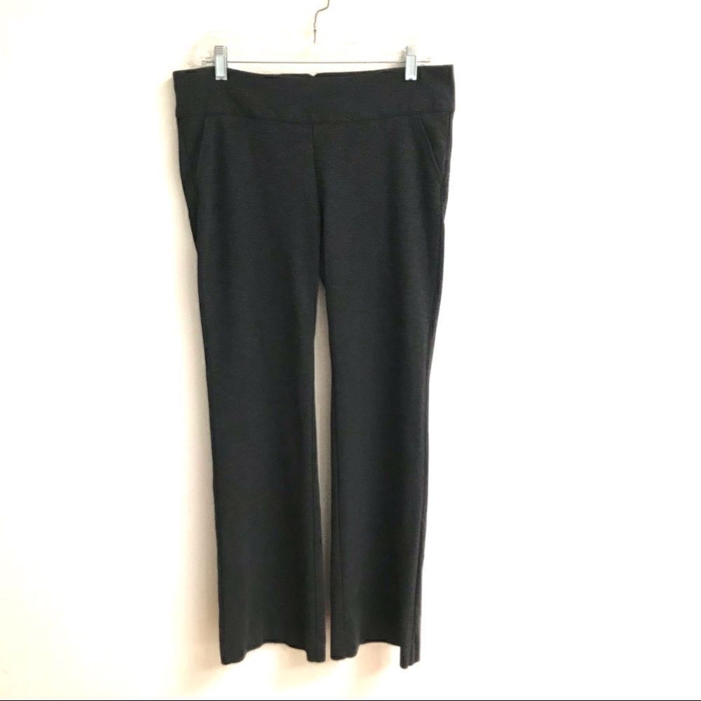 CAbi stretch boot cut back zip pants 8‎
